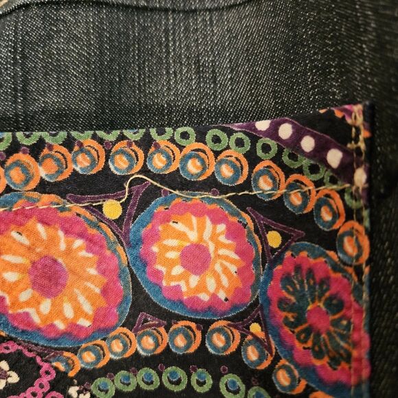 Kenneth Cole Flower Trim Pleated Pocket Jeans Women's Size W32 - Picture 7 of 7